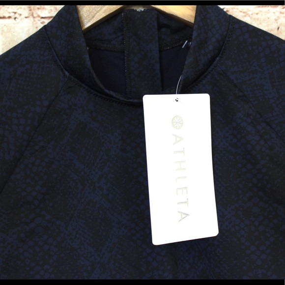 Athleta | Snakeskin Crop Rashguard UPF Protection - Picture 4 of 10